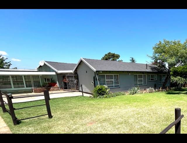 4 BEDROOM HOUSE FOR SALE IN NOORDHEUWEL